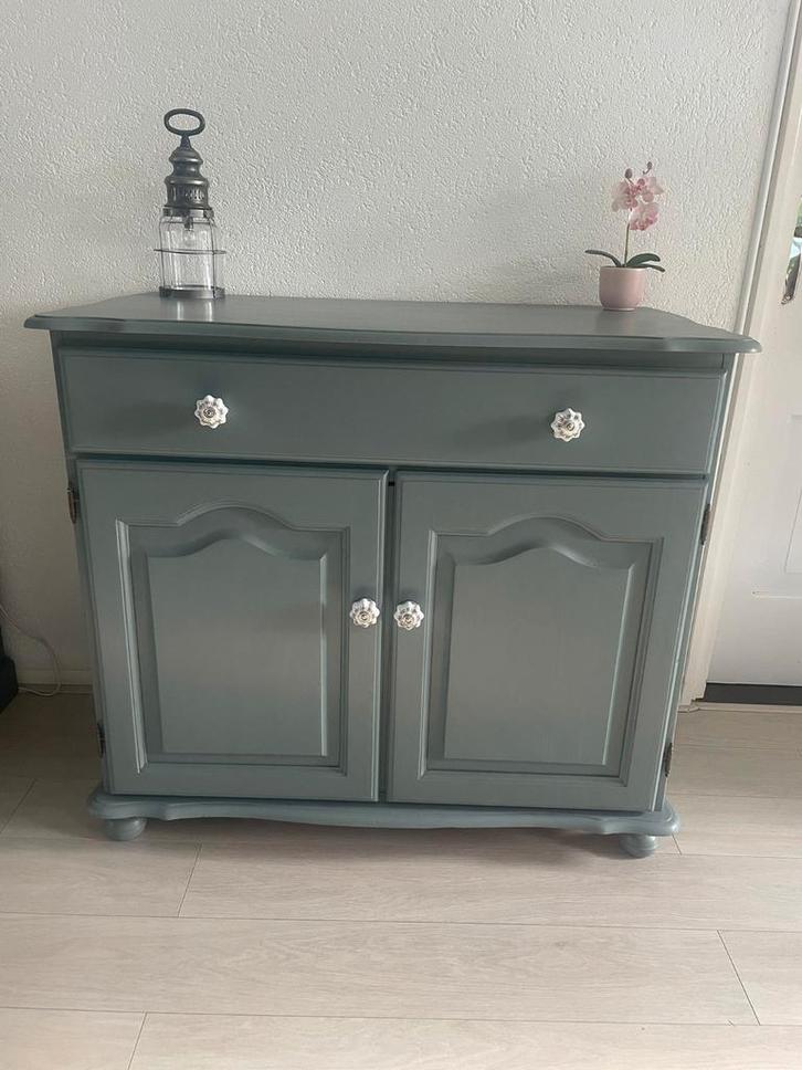 Sierlijk dressoir Gobi grijs, Huis en Inrichting, Kasten | Dressoirs, Zo goed als nieuw, 50 tot 75 cm, Ophalen