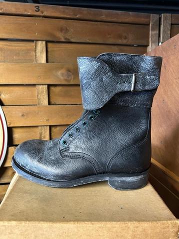 Werkschoenen vintage beschikbaar voor biedingen