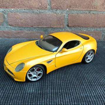 1:18 ALFA ROMEO 8C COMPETIZIONE ‘GIALLO OCRA’ ……. 25,- beschikbaar voor biedingen