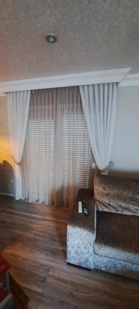 Mooie gordijnen/vitrage totaal 7.60 mtr + sier overgordijnen, Huis en Inrichting, Stoffering | Gordijnen en Lamellen, Zo goed als nieuw