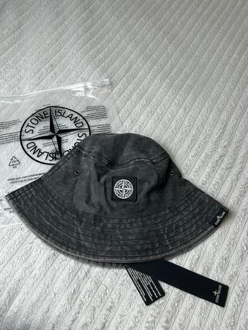 Stone Island bucket hat beschikbaar voor biedingen