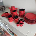 Vintage Rood Keramiek Servies, Ophalen