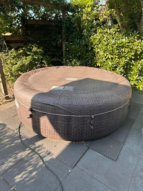 Opblaasbare jacuzzi van Lay-z-spa, Tuin en Terras, Bubbelbaden en Hottubs, Zo goed als nieuw, Opblaasbaar, Afdekzeil, Grondzeil