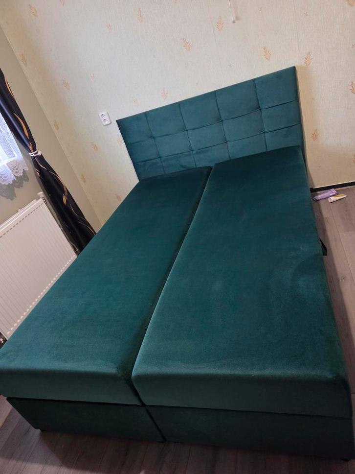 Groen Tweepersoons Bed met Hoofdbord, Huis en Inrichting, Slaapkamer | Bedden, Zo goed als nieuw, Tweepersoons, 160 cm, 200 cm