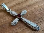 Vintage Zilveren Kruis Hanger met Robijn, Gebruikt, 20 of groter, Ophalen of Verzenden, Dame of Heer