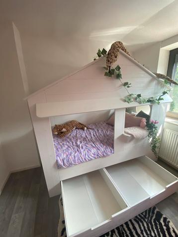 Wit Houten Huisjesbed beschikbaar voor biedingen