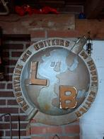 Antieke gipsen gevelreclame globe - 55cm, Verzamelen, Merken en Reclamevoorwerpen, Ophalen, Gebruikt, Reclamebord