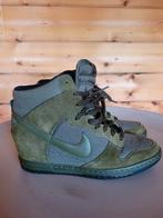 Nike high wedge groene sneakers 40.5, Groen, Zo goed als nieuw, Sneakers of Gympen, Verzenden