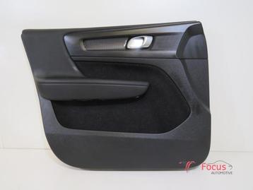 Portierbekleding 4Deurs links-voor van een Volvo XC40 beschikbaar voor biedingen