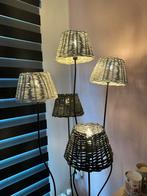 Design vloerlamp zwart met rieten lampen kapjes, Huis en Inrichting, Lampen | Vloerlampen, Ophalen, Zo goed als nieuw, Metaal