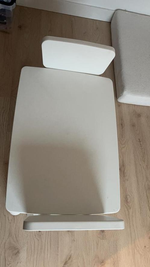 IKEA kinderen tafeltje en stoelen, Huis en Inrichting, Slaapkamer | Nachtkastjes, Zo goed als nieuw, Kunststof, Ophalen of Verzenden