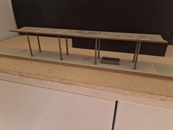 Modelspoor Perron, Hobby en Vrije tijd, Modeltreinen | H0, Gebruikt, Brug, Tunnel of Gebouw, Overige merken, Ophalen of Verzenden