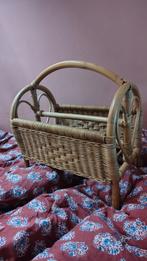 Vintage Rotan Lectuurmand, Huis en Inrichting, Woonaccessoires | Krantenbakken en Lectuurbakken, Ophalen