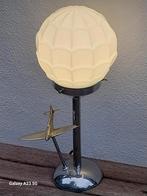 Art Deco tafellamp met vliegtuig – opaline melkglas, Ophalen of Verzenden