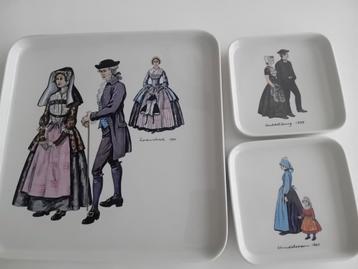 Velerlei en Bosch Dienbladen Set, bieden beschikbaar voor biedingen