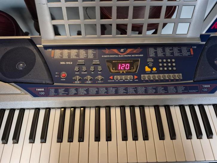 Meike MK-962 Keyboard - voor beginners, Muziek en Instrumenten, Keyboards, Gebruikt, 61 toetsen, Overige merken, Met standaard