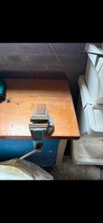 Werkbank met bankschroef, Doe-het-zelf en Verbouw, Werkbanken, Ophalen, Gebruikt, 70 tot 120 cm, Bankschroef