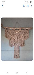 Nieuwe handgemaakte macrame wandkleed taupe houten kralen, Ophalen of Verzenden, Nieuw