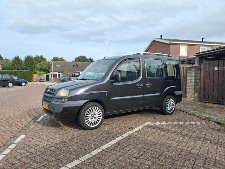 Fiat Doblo 1.6 2004 Zwart - TIJDELIJK IN PRIJS VERLAAGD, Auto's, Fiat, Particulier, Doblo, Benzine, F, Overige carrosserieën, Handgeschakeld