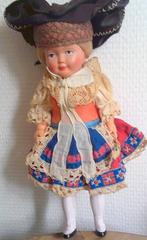 VINTAGE celluloid klederdracht popje Polen?, Verzamelen, Poppen, Ophalen of Verzenden, Gebruikt, Pop