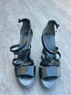 Zwarte lak hakken merk Hogan maat 36, Ophalen, Zo goed als nieuw, Zwart