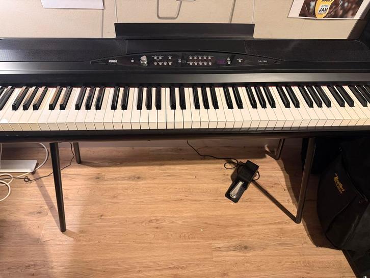 Korg SP280 Digitale Piano met Pedaal, Muziek en Instrumenten, Piano's, Gebruikt, Piano, Zwart, Digitaal, Ophalen