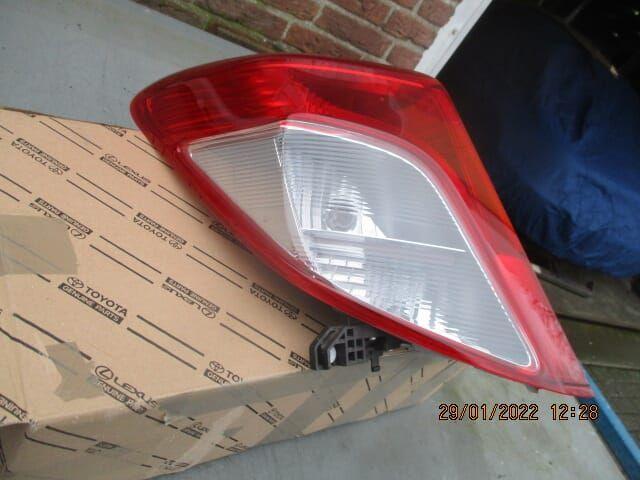 linker achterlicht toyota yaris P 13, Auto-onderdelen, Verlichting, Toyota, Nieuw, Ophalen of Verzenden