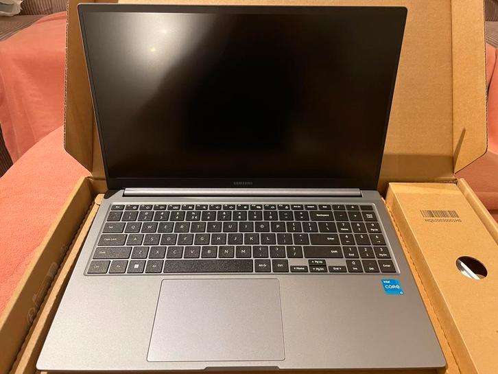 Nieuw en ongebruikte Galaxy Book 4, Computers en Software, Windows Laptops, Nieuw, 15 inch, SSD, 8 GB, Qwerty, Ophalen