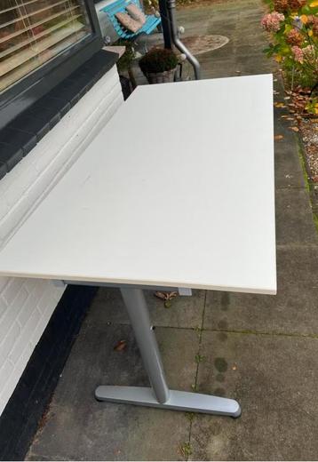 Ikea bureau Galant wit 1.60x80 cm in hoogte verstelbaar beschikbaar voor biedingen