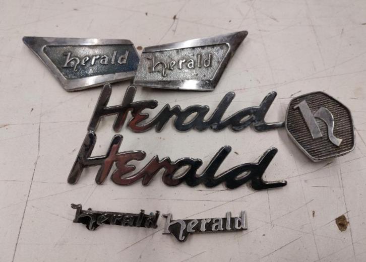 Triumph Herald emblemen, Auto diversen, Overige Auto diversen, Ophalen
