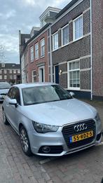 Audi A1 1.4 Tfsi 90KW 2011 Grijs, Auto's, Audi, 47 €/maand, Origineel Nederlands, Te koop, Zilver of Grijs