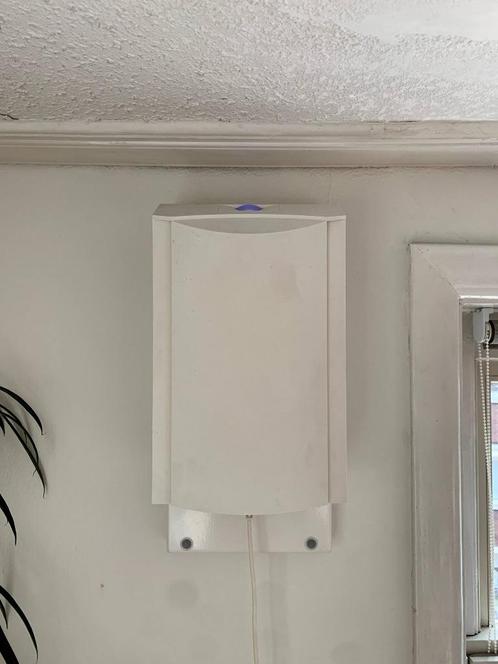 2x Siegenia Aeropac Type 90 - geluidswerende ventilatoren, Doe-het-zelf en Verbouw, Ventilatie en Afzuiging, Zo goed als nieuw
