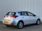 Toyota Auris 1.8 Hybrid Dynamic|Cruise|Navi|Dealer onderhoud, Auto's, Gebruikt, Zwart, 4 cilinders, Bedrijf
