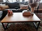 Massief eiken sallontafel met zwart stalen onderstel, Huis en Inrichting, Tafels | Salontafels, Ophalen, 100 tot 150 cm, Industrieel, landelijk, design