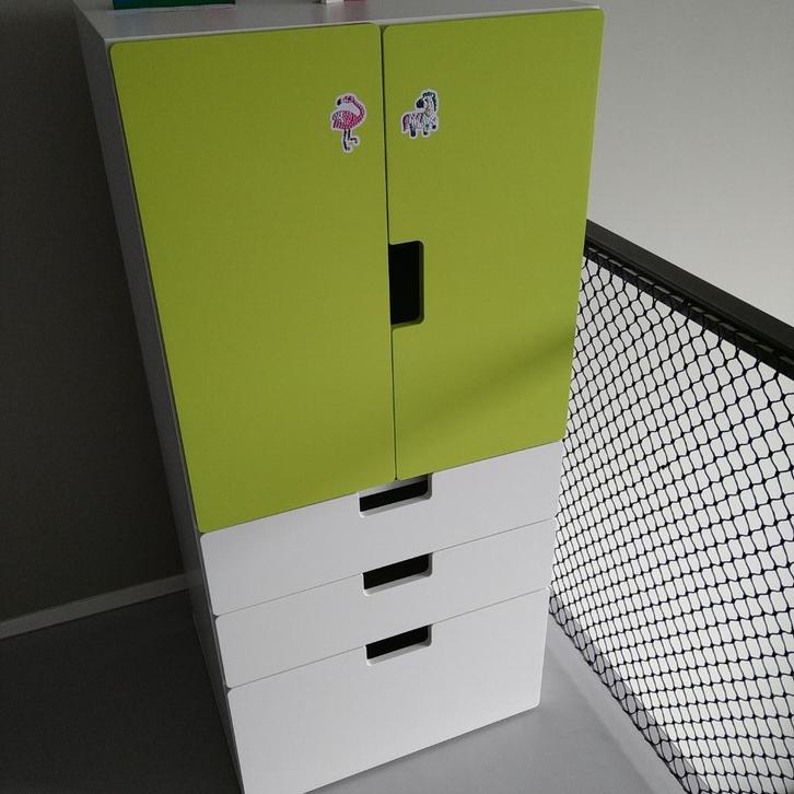 IKEA Stuva kledingkast met groene deuren, Kinderen en Baby's, Kinderkamer | Commodes en Kasten, Zo goed als nieuw, 105 cm of meer
