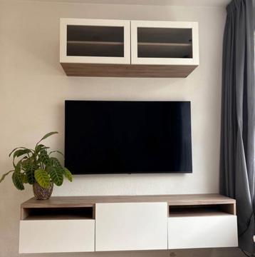 Ophangbaar tv meubel met bovenkast beschikbaar voor biedingen