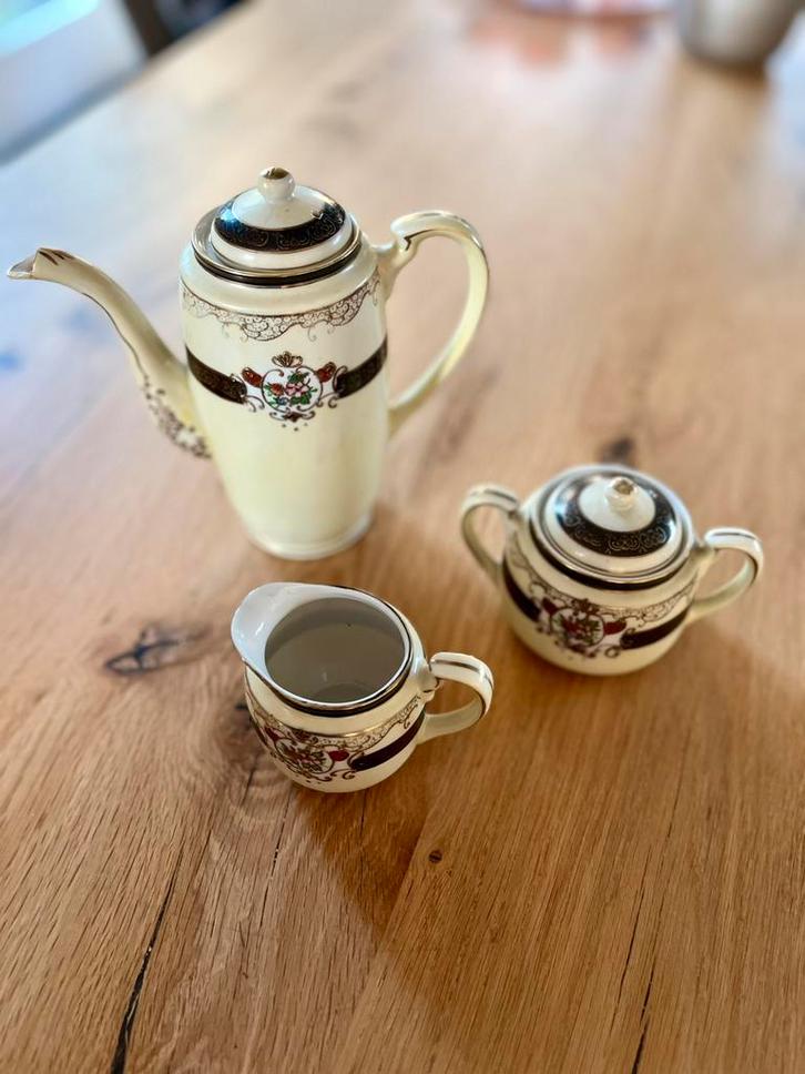 Japans porseleinen theeservies, Antiek en Kunst, Antiek | Porselein, Ophalen of Verzenden