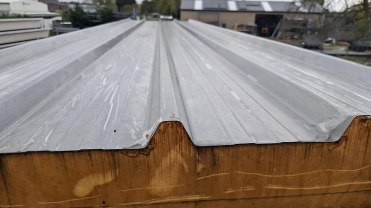 12 sandwich dakplaten 430cm lang 12cm dik licht grijs, Doe-het-zelf en Verbouw, Platen en Panelen, Nieuw, Ophalen