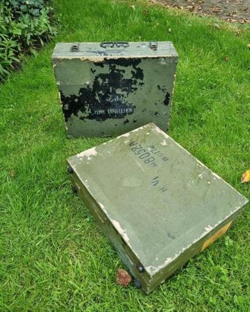 Legerkist munitiekist 2 stuks per stuk te koop beschikbaar voor biedingen