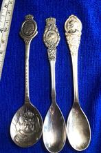 Wilhelmina, Verzamelen, Koninklijk Huis en Royalty, Ophalen of Verzenden, Zo goed als nieuw, Speld(je) of Lepel(tje)