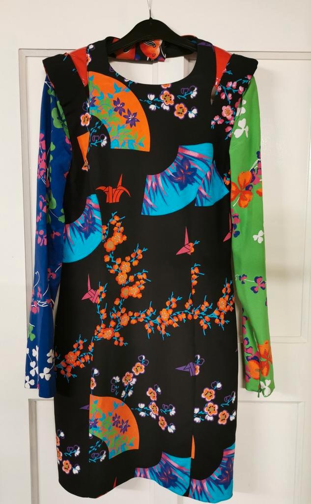 Versace jurk mt. 38, Kleding | Dames, Gelegenheidskleding, Nieuw, Cocktailjurk, Maat 38/40 (M), Overige kleuren, Verzenden