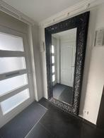 Zwarte Wandspiegel met Sierlijke Lijst, Huis en Inrichting, Woonaccessoires | Spiegels, Ophalen, Zo goed als nieuw, 75 tot 100 cm