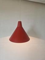 Vintage jaren 50 hanglamp rood scandinavisch design., Huis en Inrichting, Lampen | Hanglampen, Gebruikt, Onbekend, Ophalen of Verzenden