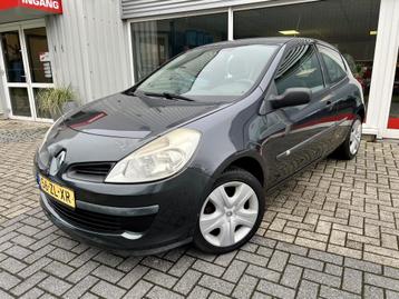 Renault Clio 1.4-16V Bns Line beschikbaar voor biedingen