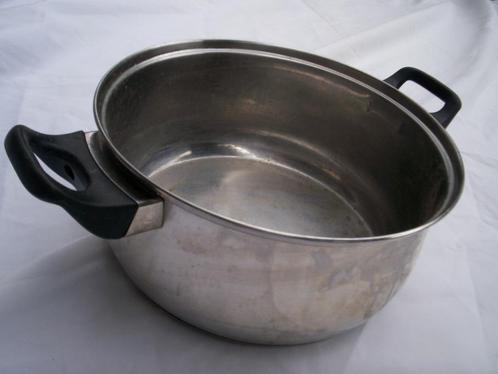 1× KOOKPAN r.v.s. Sola 4½ L. Pan 23 × 11 cm. -ZONDER Deksel!, Huis en Inrichting, Keuken | Potten en Pannen, Gebruikt, Ophalen of Verzenden