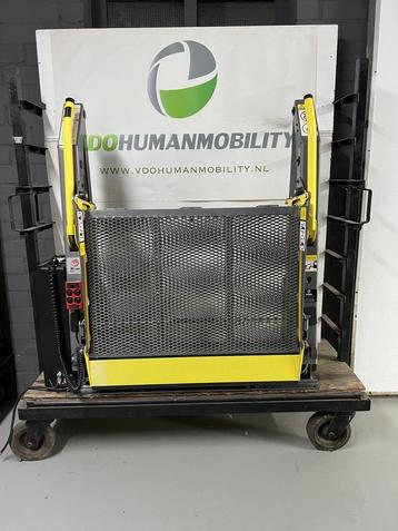 Ricon Rolstoellift lift invalide rolstoelauto rolstoelbus  beschikbaar voor biedingen