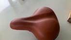 Fietszadel, cognac bruin. Lengte 25 cm, breedt 20 cm., Ophalen, Nieuw, Algemeen, Zadel