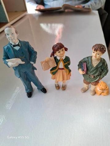 3 Resin Dolls. beschikbaar voor biedingen