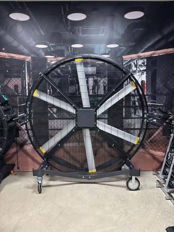 Grote Metalen ventilator! 2 meter hoog! Mobiel, verrijdbaar! beschikbaar voor biedingen
