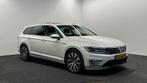 Volkswagen Passat Variant 1.4 TSI GTE Highline|Leer|Pano|, Auto's, Gebruikt, Wit, Hybride Elektrisch/Benzine, 1600 kg